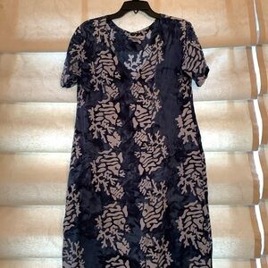 Long, beautiful dress. Smoke & pet free.